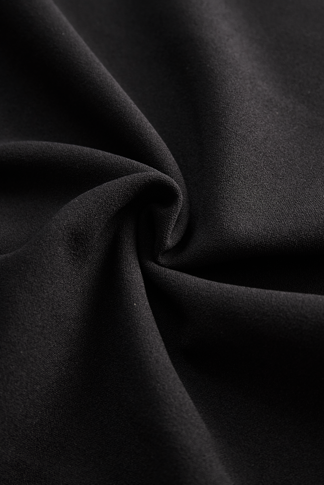 Selvianeé | Refined Black Belted Dress