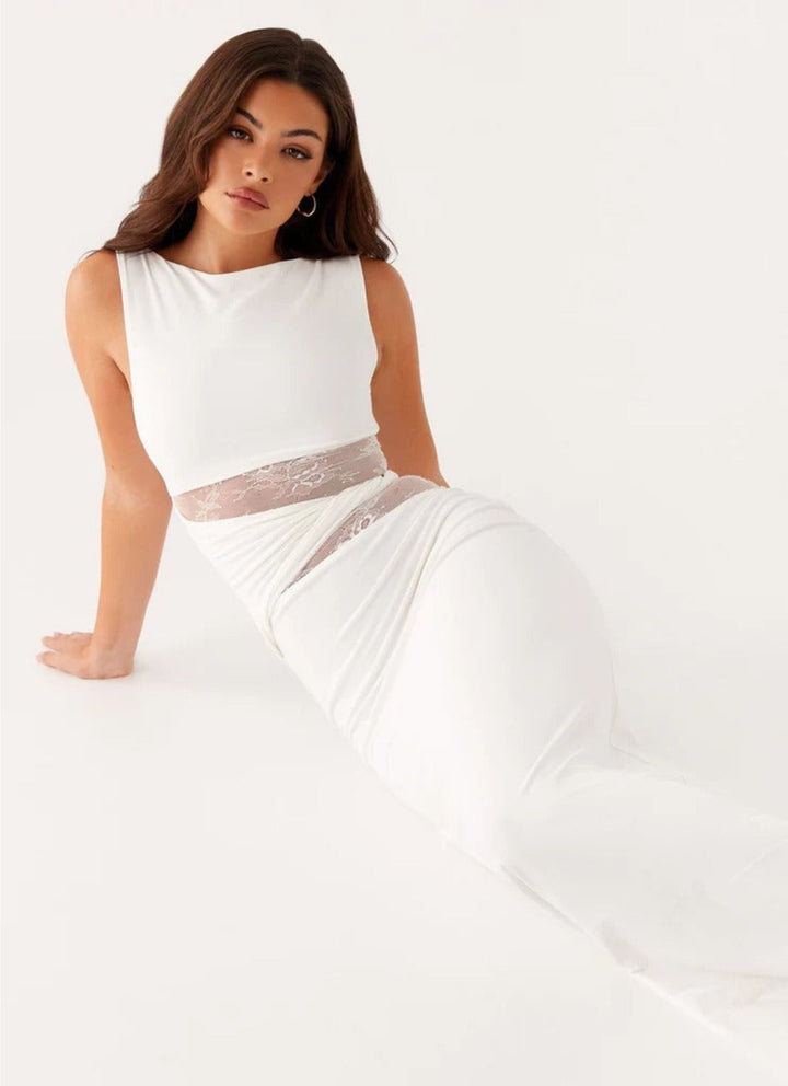 Averielle | Figure-Flattering Maxi Dress